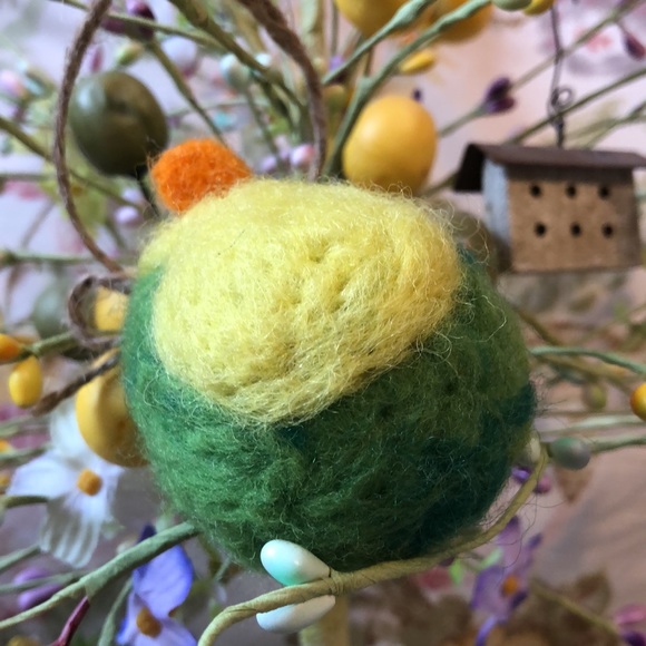 Handmade needle felted Easter egg duckling spring decoration ornament farmhouse - Picture 6 of 7